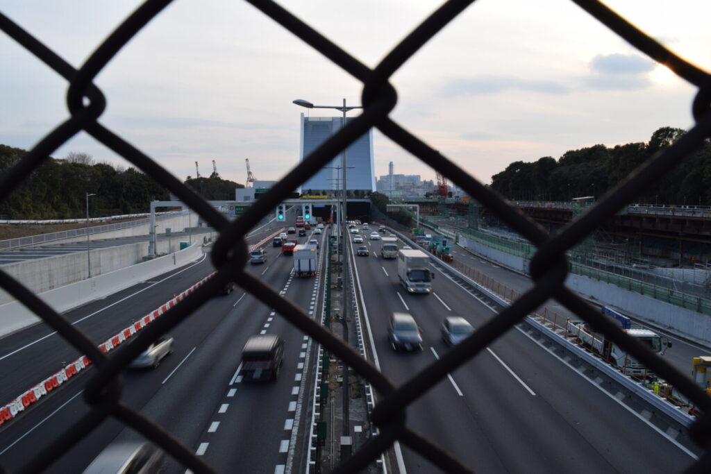 新車の慣らし運転で高速道路を走らせるべき理由